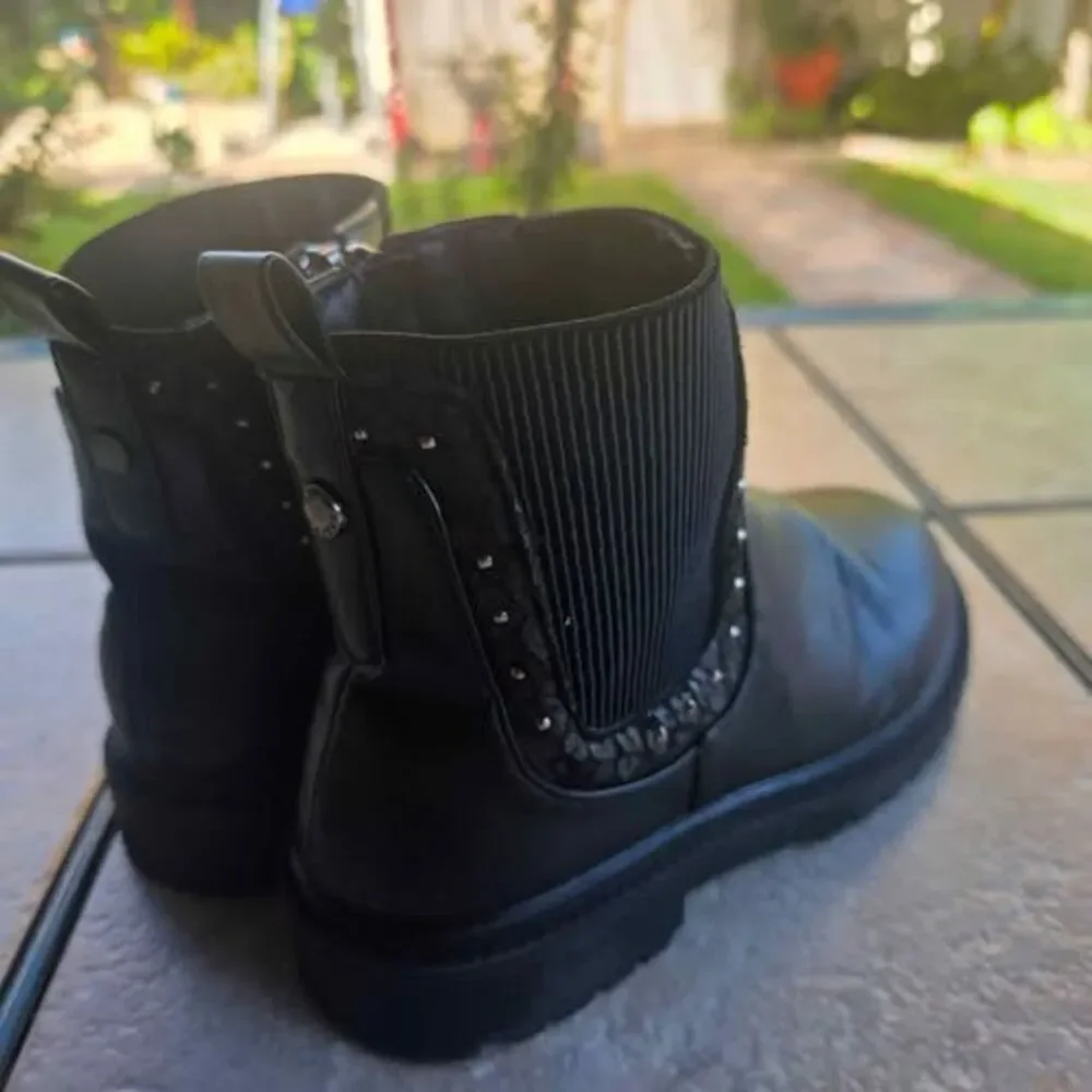 Vince Camuto vince camuto
